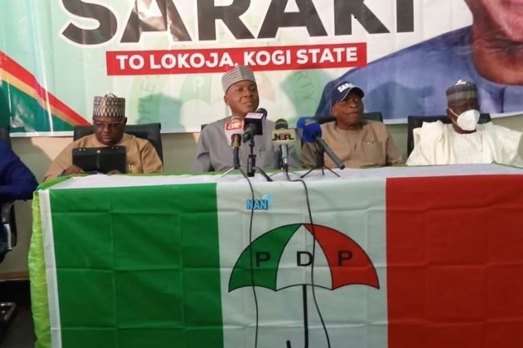 Senator Bukola Saraki speaking to PDP delegates in Lokoja, Kogi State