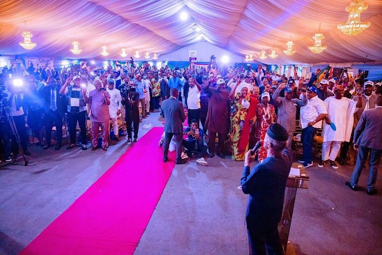 Vice President Yemi Osinbajo addressing APC delegates and stakeholders in Lagos on Wednesday