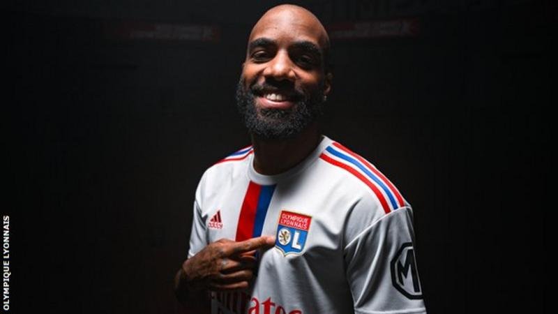 Alexandre Lacazette holds the record for the most goals scored in a Ligue 1 season by a Lyon player (28 in 2016-17)