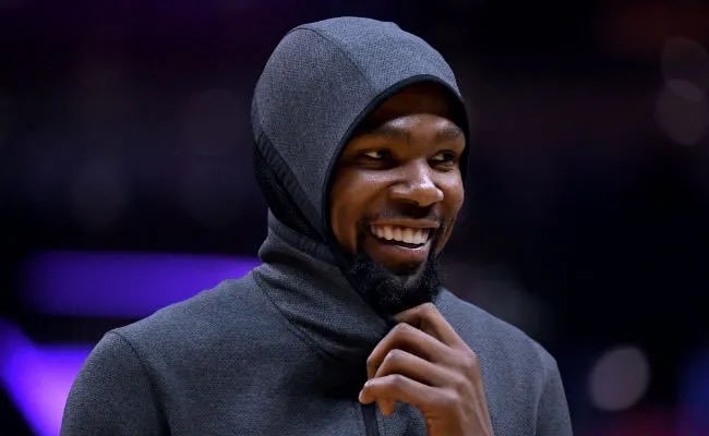 Kevin Durant has agreed to remain at Brooklyn Nets