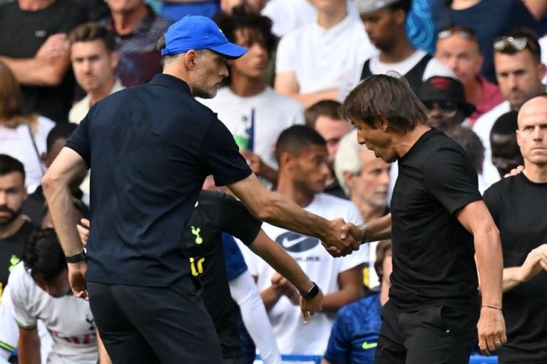 Chelsea manager Thomas Tuchel and Spurs coach Antonio Conte squabble over hand shake after the final whistle