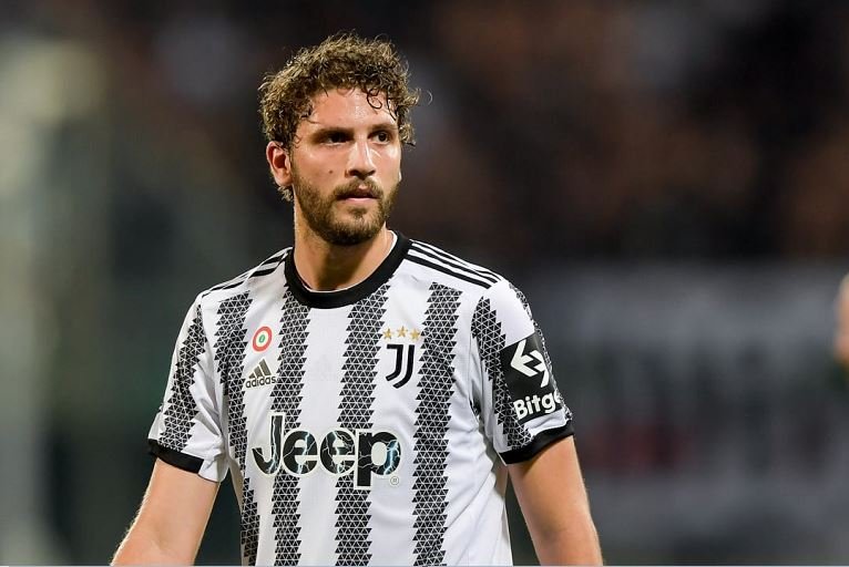 Manuel Locatelli will remain at Juventus