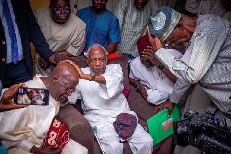 Pa Reuben Fasoranti prays for Bola Tinubu, APC presidential candidate