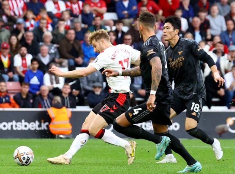 Stuart Armstrong's first Southampton goal of the campaign salvaged a draw for Saints at home to Arsenal