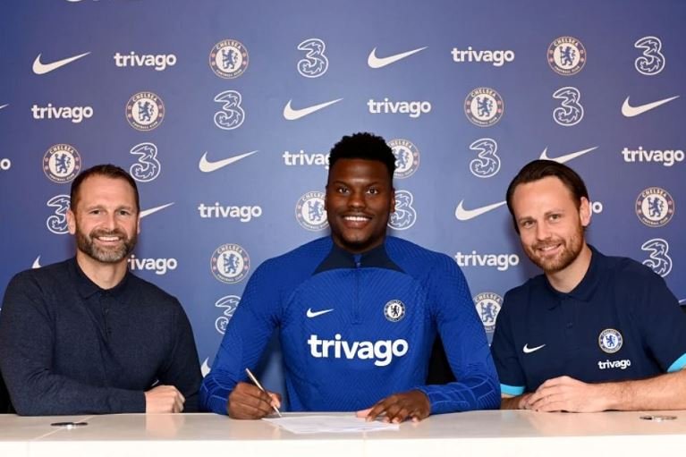 Benoit Badiashile joins Chelsea from Monaco
