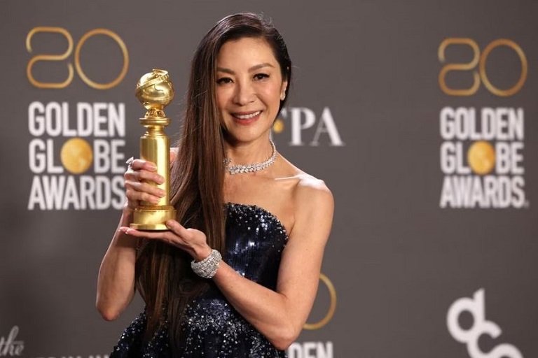 Michelle Yeoh poses with her award for Best Actress in a Musical or Comedy Motion Picture for Everything Everywhere All at Once at the 80th Annual Golden Globe Awards in Beverly Hills, California, US/ REUTERS
