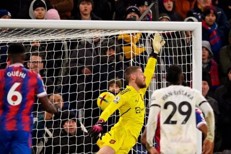 Olise's delicious free-kick in stoppage time gave Crystal Palace a crucial point against Manchester United