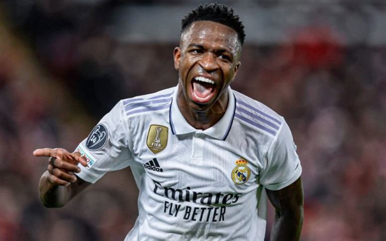 Vinicius extends Real Madrid contract until 2027