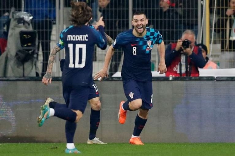 Mateo Kovacic scored twice as Croatia beat Turkey