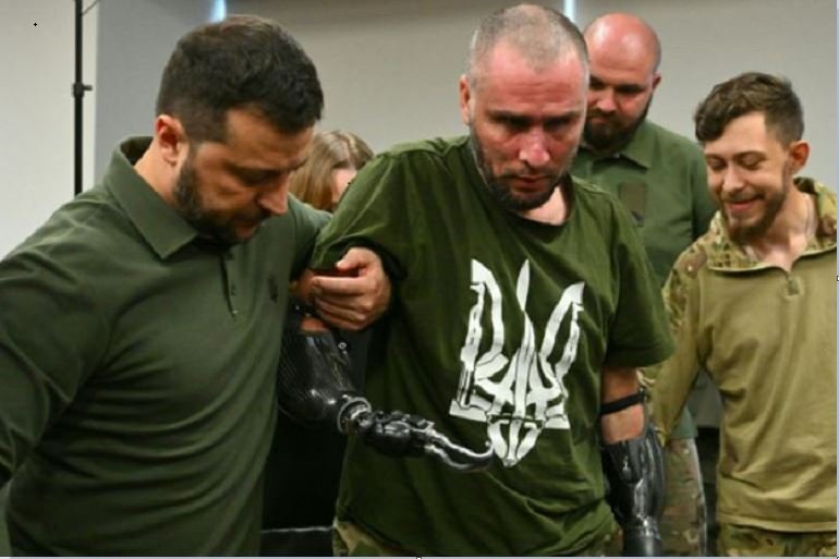 Zelensky visits wounded Ukrainian soldiers in New York