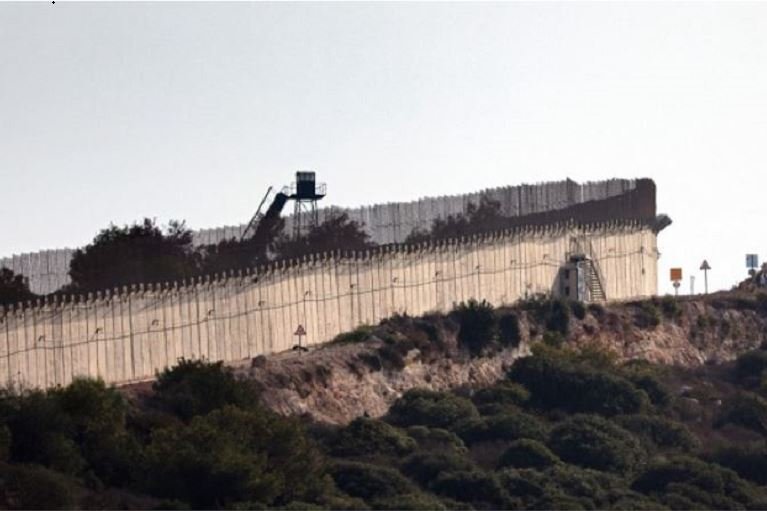 Israeli airstrike cuts off road linking Lebanon, Syria