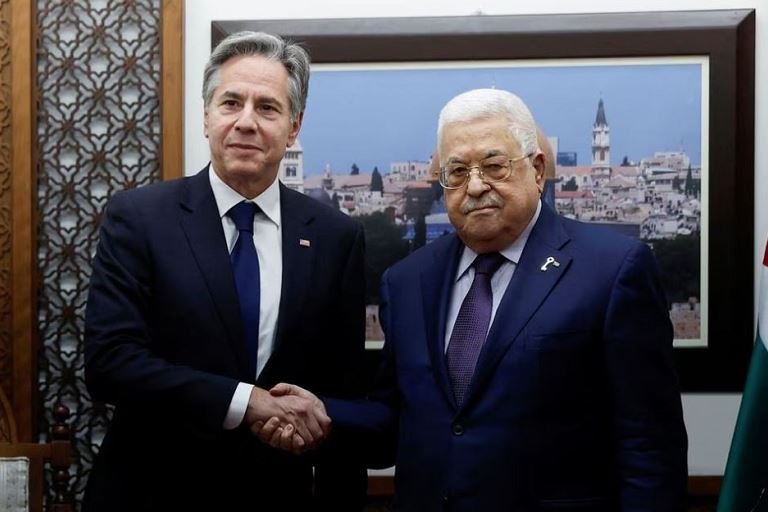US Secretary of State Antony Blinken meets with Palestinian President Mahmoud Abbas, amid the ongoing conflict between Israel and the Palestinian Islamist group Hamas, at the Muqata in Ramallah in the Israeli-occupied West Bank, November 5, 2023. REUTERS/Jonathan Ernst/Pool Acquire Licensing Rights Gaza Israel