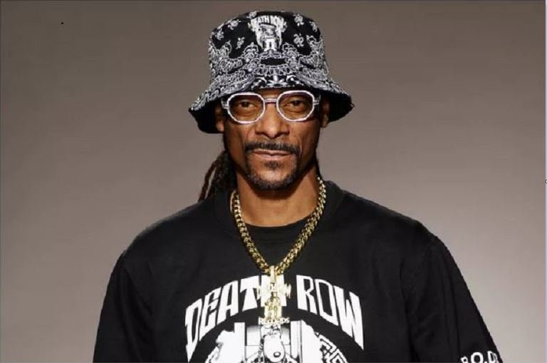 American rapper, Snoop Dogg quits smoking