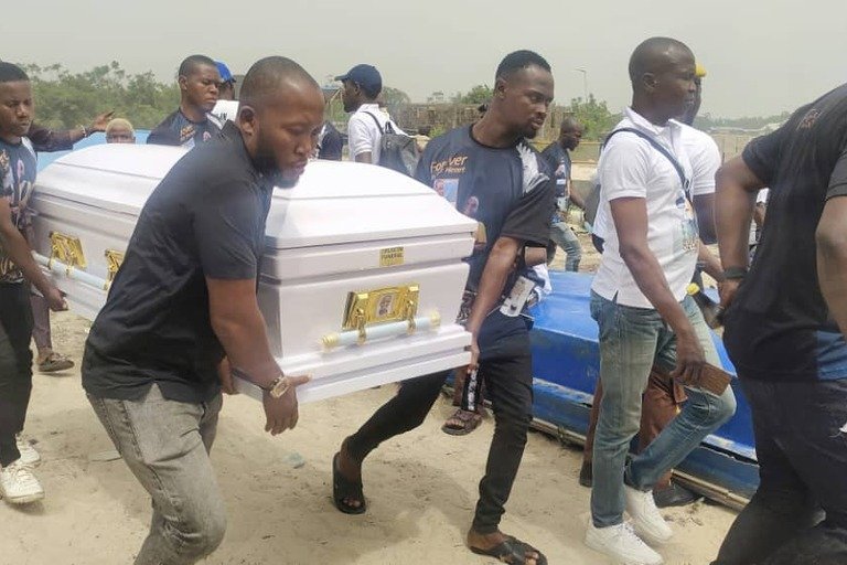 Sylvester Oromoni was laid to rest on Saturday at the family’s compound in Ogbe-Ijoh, Warri South-West Local Government Area of Delta