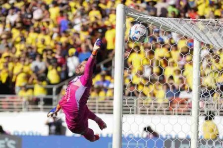 Brazil, Colombia advance to Copa quarters after 1-1 draw