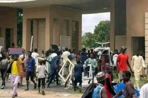 FG’s 80-bed specialist hospital vandalised, looted by hoodlums in Oyo