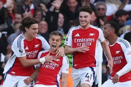 Arsenal struck twice in the closing minutes, having earlier let a two-goal lead slip