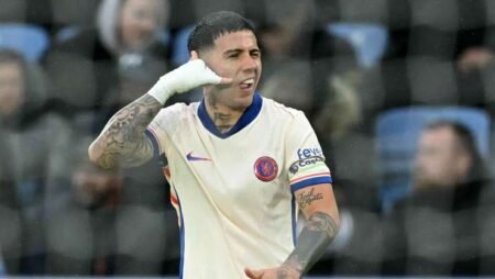 Enzo stars as Chelsea defeat Leicester in 0-2 win