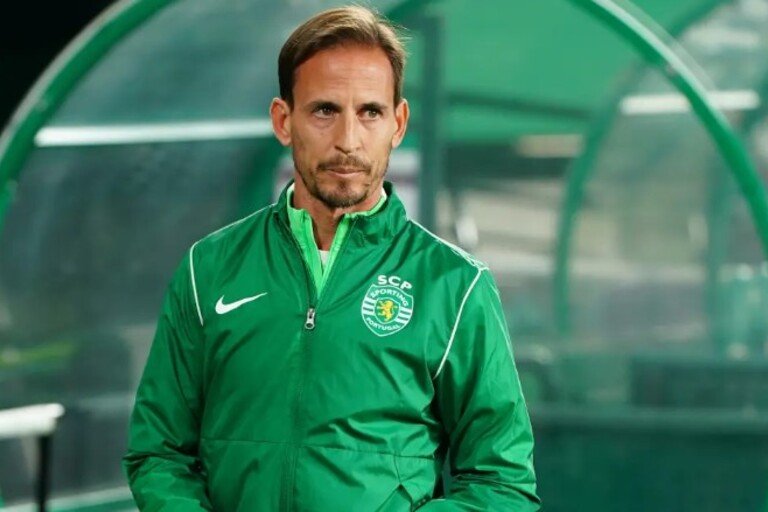 Sporting Lisbon sack coach weeks after replacing Amorim