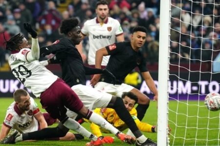 Aston Villa rally to beat Potter's West Ham in FA Cup 