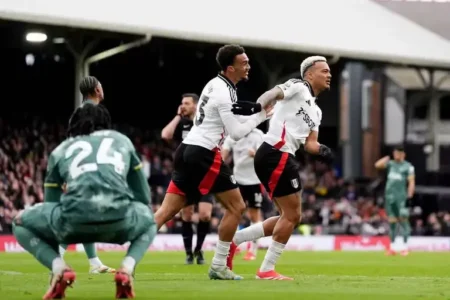 Fulham sink sorry Tottenham to boost European hopes 