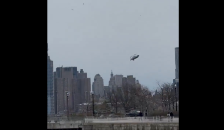 Helicopter crashes into New York River with no survivors