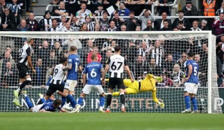 Newcastle send Ipswich down as Magpies go third
