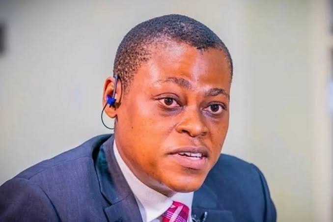 Top 6 journalists putting political leaders’ feet to the fire in Nigeria by Olumide Awofesobi