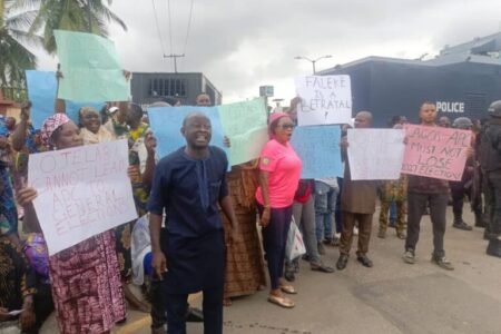 APC members protest, demand chairman’s removal in Lagos