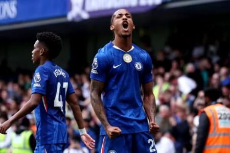 Chelsea see off Fulham amid VAR drama in West London derby