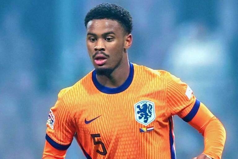 Jorrel Hato is expected to sign a long term contract at Chelsea