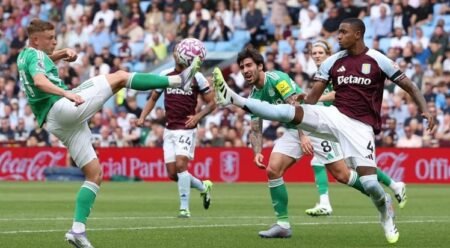 Newcastle held by 10-man Aston Villa without striker Isak