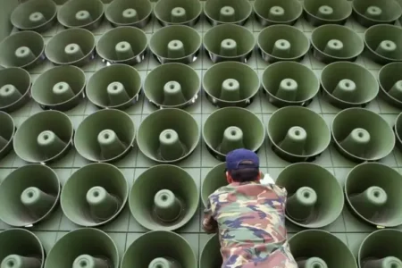 South Korea begins dismantling anti-North Korea loudspeakers on border