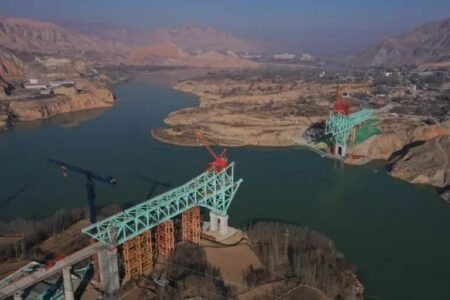 China bridge collapse kills six, 10 missing