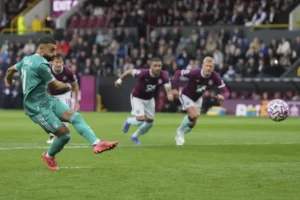 Salah’s stoppage-time penalty seals Liverpool win at Burnley
